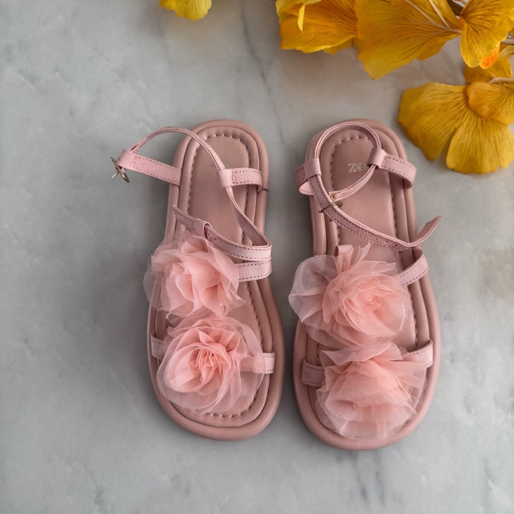 Zara girl Sandals size 1 / 8.0 inches NWOT